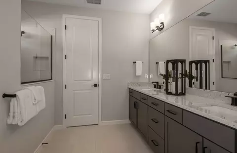 Bath - 16918 Canary Trl, Parrish, FL 34219 photo 1 of 3