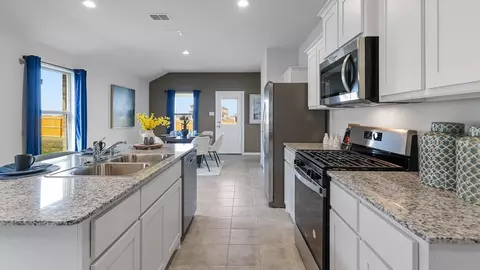 Kitchen - 136 Springhill North Rd, Boyd, TX 76023 photo 5 of 10