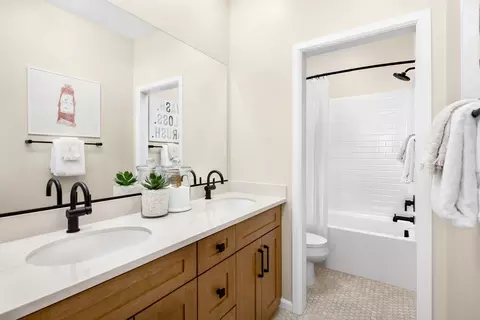 Bath - 30457 Albiflora Way, Winchester, CA 92596 photo 1 of 4