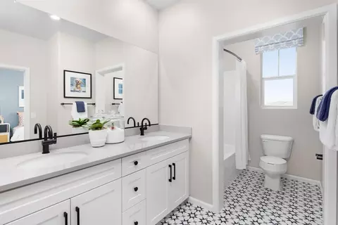 Bath - 30457 Albiflora Way, Winchester, CA 92596 photo 4 of 4