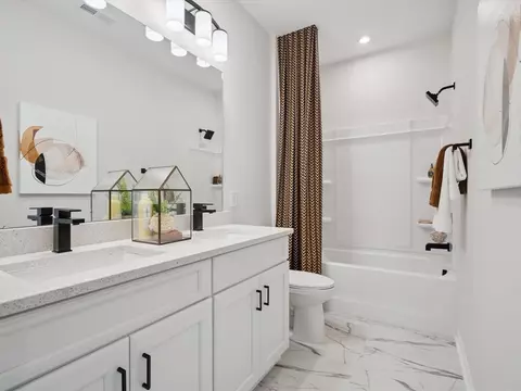 Bath - 516 Webster Ln, Cramerton, NC 28032 photo 2 of 3