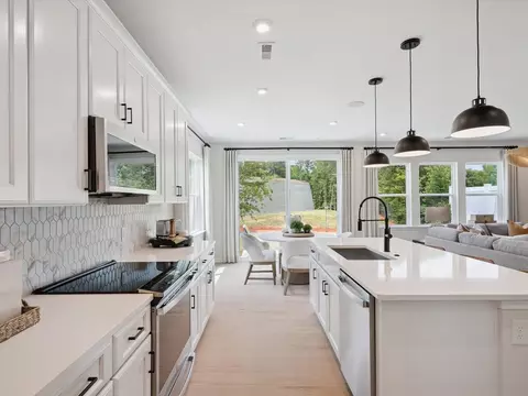 Kitchen - 516 Webster Ln, Cramerton, NC 28032 photo 2 of 9