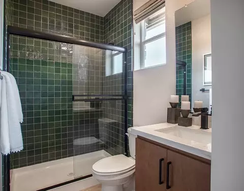 Bath - 7130 Rece Ln, Gilroy, CA 95020 photo 1 of 12