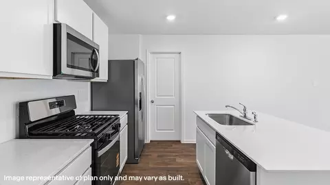 Kitchen - 4066 Bay Leaf Loop, Von Ormy, TX 78073 photo 2 of 13