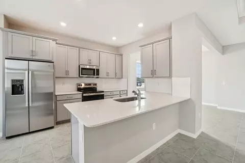 Kitchen - 1208 Honeycomb Pl, Seffner, FL 33584 photo 3 of 5