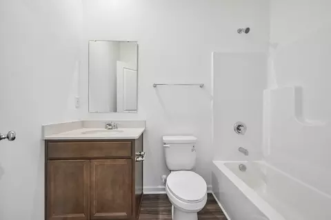 Bath - 7973 Mulberry Rd, Pendleton, IN 46064 photo 3 of 5