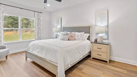 Bedroom - 18431 Spring Hill Dr, Saucier, MS 39574 photo 5 of 10