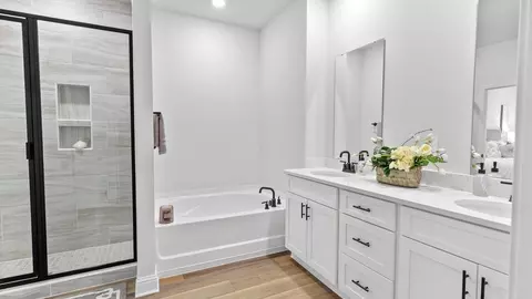 Bath - 18431 Spring Hill Dr, Saucier, MS 39574 photo 4 of 5