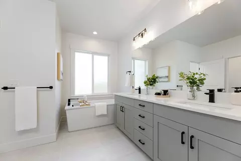 Bath - 497 N Morehouse Ave, Eagle, ID 83616 photo 1 of 5