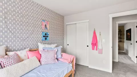 Bedroom - 21545 SEtna Pl, Bend, OR 97702 photo 6 of 6