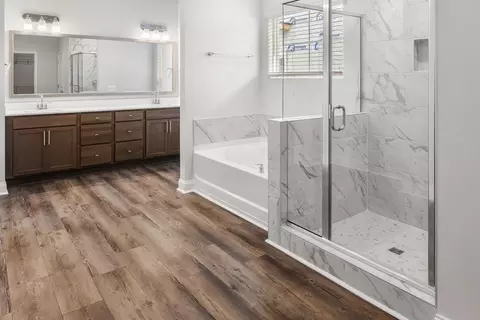 Bath - 164 Como Dr, Pooler, GA 31322 photo 5 of 6