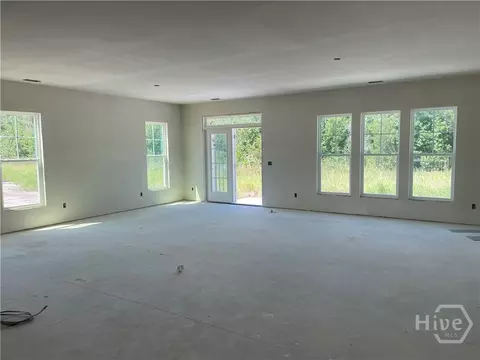 Living - 164 Como Dr, Pooler, GA 31322 photo 1 of 4