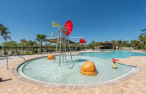 Exterior - 10422 Hidden Banks Gln, Parrish, FL 34219 photo 3 of 3
