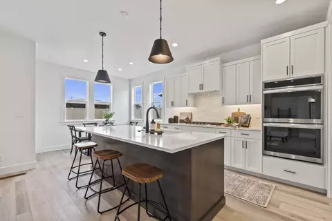 Kitchen - 2391 E Snocreek Dr, Eagle, ID 83616 photo 6 of 8