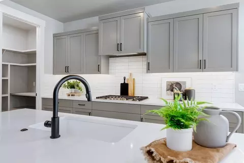 Kitchen - 2391 E Snocreek Dr, Eagle, ID 83616 photo 8 of 8