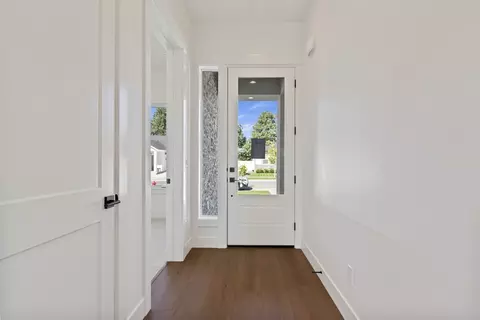 Entry Way - 2391 E Snocreek Dr, Eagle, ID 83616 photo 2 of 4