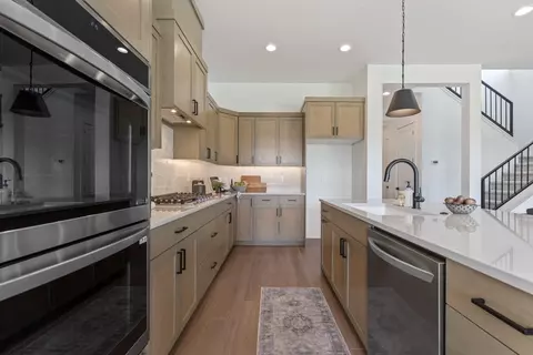 Kitchen - 2391 E Snocreek Dr, Eagle, ID 83616 photo 5 of 8