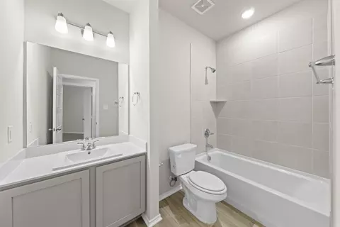 Bath - 1817 Evangeline Downs Ln, Aubrey, TX 76227 photo 3 of 8