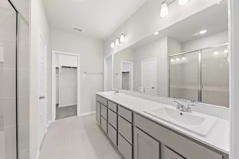 Bath - 1817 Evangeline Downs Ln, Aubrey, TX 76227 photo 1 of 8