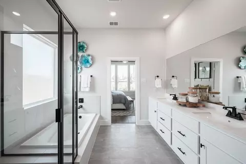 Bath - Undisclosed, Tomball, TX 77377 photo 2 of 4