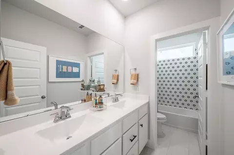 Bath - Undisclosed, Tomball, TX 77377 photo 4 of 4