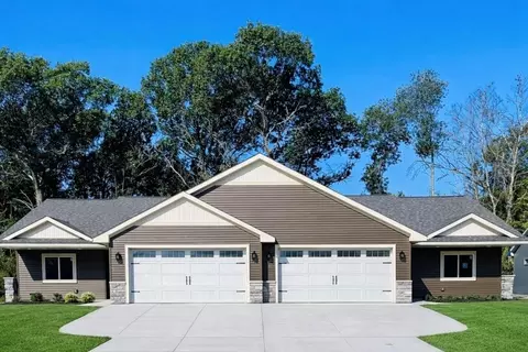 700 Sequoia Dr, Altoona, WI 54720