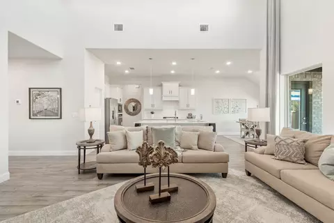 Living - 112 Sweetwater Dr, Commerce, TX 75428 photo 3 of 6