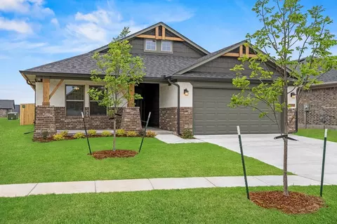 Exterior - 16009 Switchgrass Pl, Moore, OK 73170 photo 1 of 5