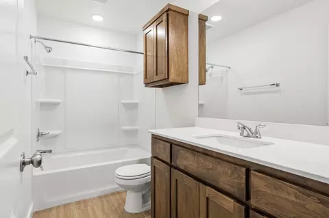 Bath - 16009 Switchgrass Pl, Moore, OK 73170 photo 2 of 2