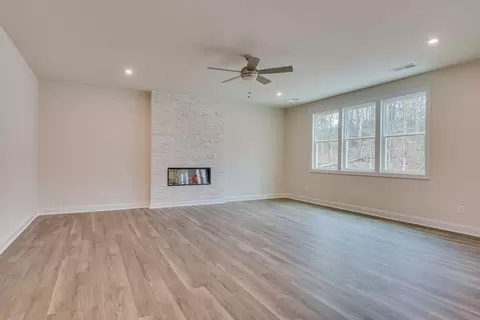 Living - 3360 Riders Dr, Sumter, SC 29150 photo 1 of 7