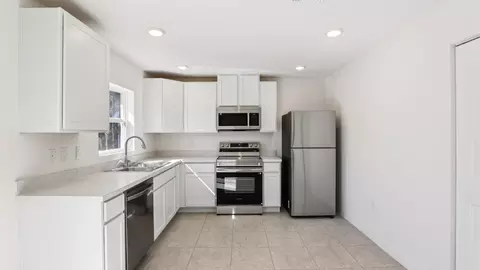 Kitchen - 7035 Berwick Cir, Labelle, FL 33935 photo 1 of 6