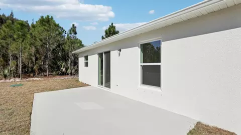 Exterior - 7035 Berwick Cir, Labelle, FL 33935 photo 18 of 20