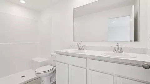 Bath - 7035 Berwick Cir, Labelle, FL 33935 photo 4 of 5