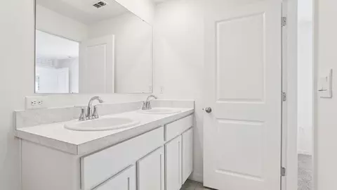 Bath - 7035 Berwick Cir, Labelle, FL 33935 photo 1 of 5