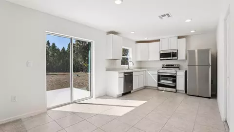 Kitchen - 7035 Berwick Cir, Labelle, FL 33935 photo 5 of 6