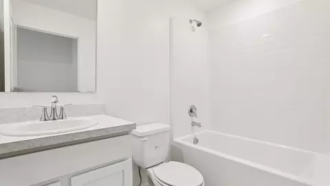 Bath - 7035 Berwick Cir, Labelle, FL 33935 photo 2 of 5