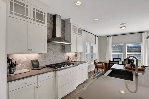 Kitchen - 19 Chestnut Grove Rd, Saint Augustine, FL 32092 photo 8 of 23