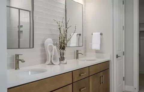 Bath - 1412 S 720 E, Salem, UT 84653 photo 1 of 1