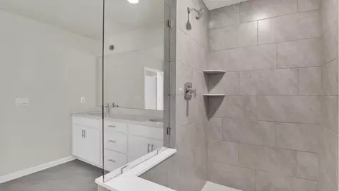 Bath - 448 Hanson St, Frederick, MD 21701 photo 5 of 16