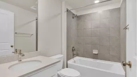Bath - 448 Hanson St, Frederick, MD 21701 photo 4 of 16