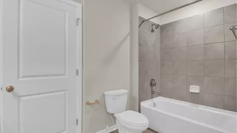 Bath - 448 Hanson St, Frederick, MD 21701 photo 9 of 16