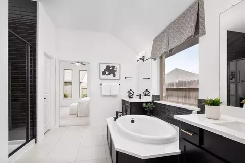 Bath - 407 Aztec Cave Dr, New Caney, TX 77357 photo 4 of 5