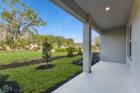 Exterior - 2302 Red Pine Ct, Eustis, FL 32726 photo 7 of 8