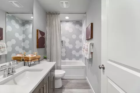 Bath - 1200 S 32nd Ave, Cornelius, OR 97113 photo 3 of 10