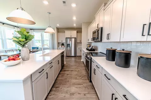 Kitchen - 502 Midsummer St, Aberdeen, NC 28315 photo 3 of 8
