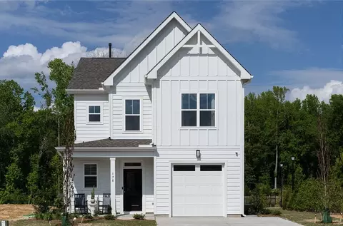 Exterior - 502 Midsummer St, Aberdeen, NC 28315 photo 3 of 8