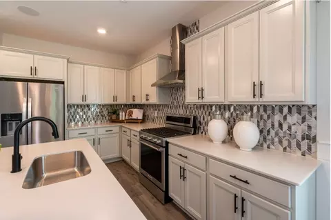 Kitchen - 502 Midsummer St, Aberdeen, NC 28315 photo 4 of 6