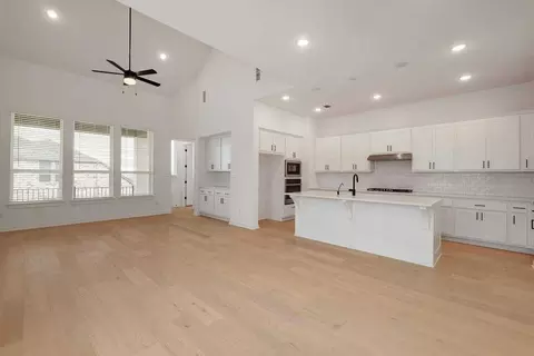Living - 12990 Soaring Forest Dr, Conroe, TX 77302 photo 2 of 3