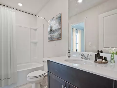 1066 Winding Spring Dr, Mebane, NC 27302