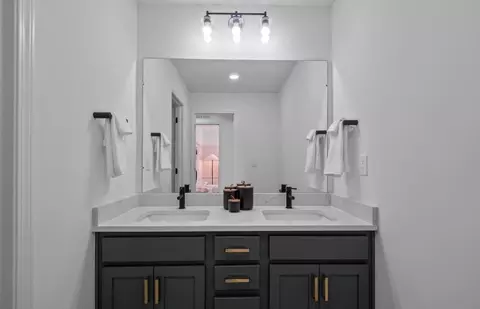 Bath - 5506 E Spaniel Dr, Ann Arbor, MI 48108 photo 2 of 2